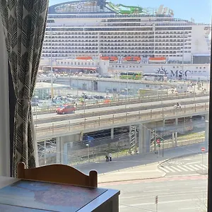 Due Passi Dal Porto Génova